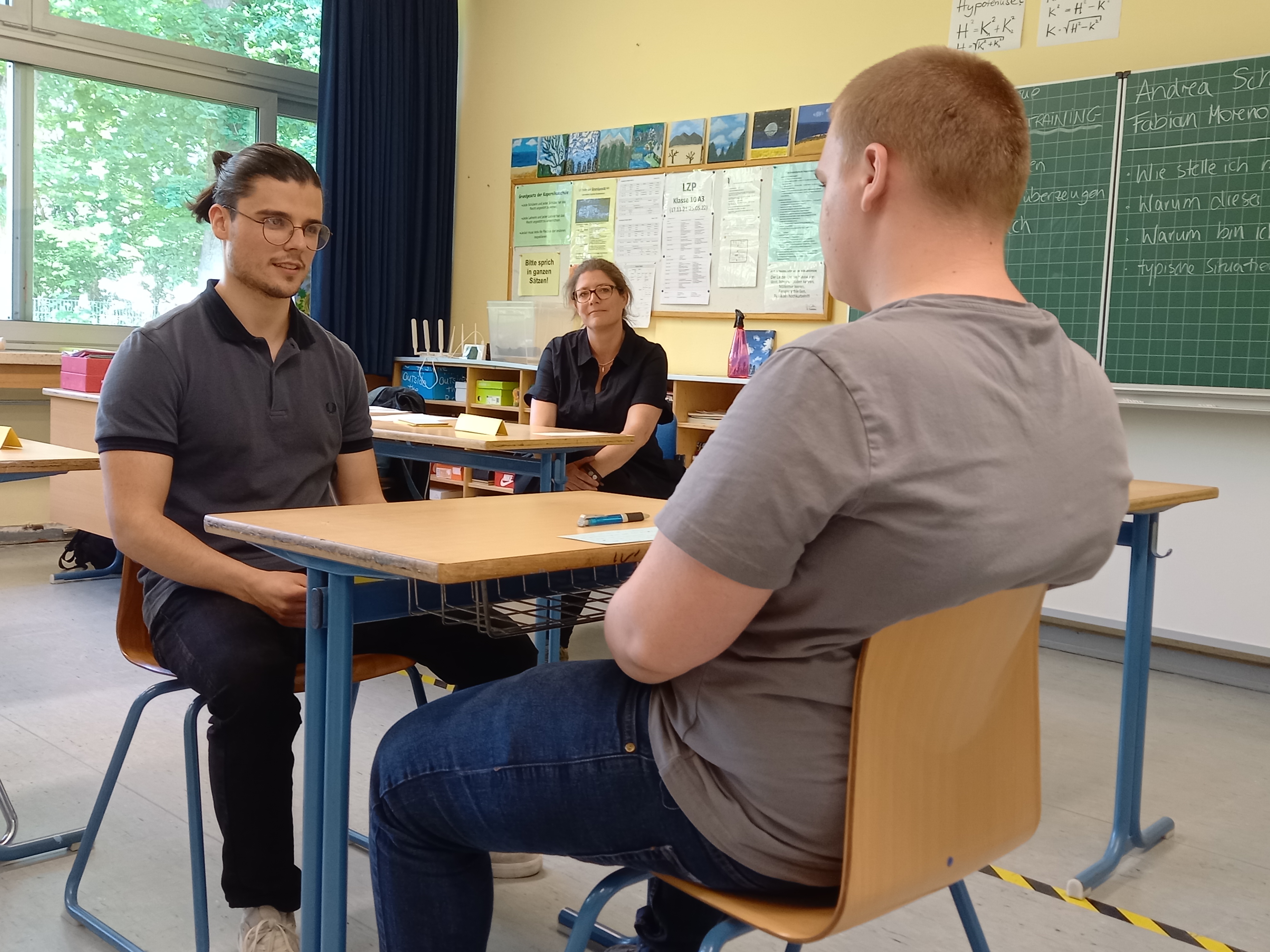 Erfolgreich bewerben: Neuntklässler üben Vorstellungsgespräche mit Personalexperten der Berner Group Berner Group